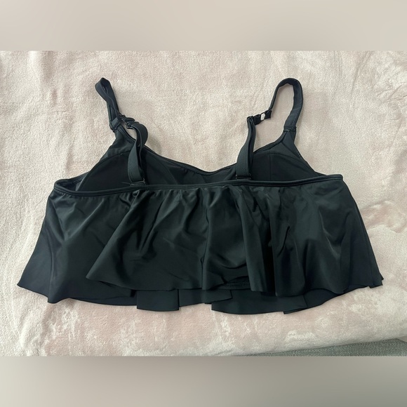 Torrid wireless straight flounce bikini top - Picture 3 of 9